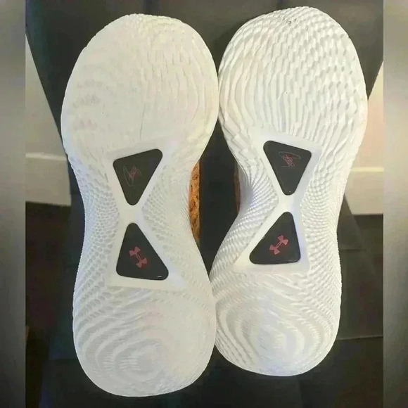 Under Armour Curry 9 Street Sesame Street Size M 13.5 W 15 Yellow Black Sneakers - Picture 7 of 10